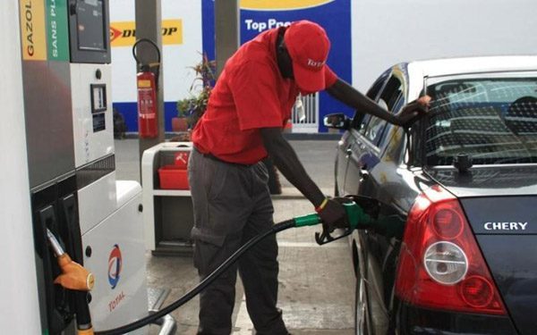 L’augmentation et la baisse des prix du carburant à la pompe sont liées au marché international, selon Raymond Ndong Sima