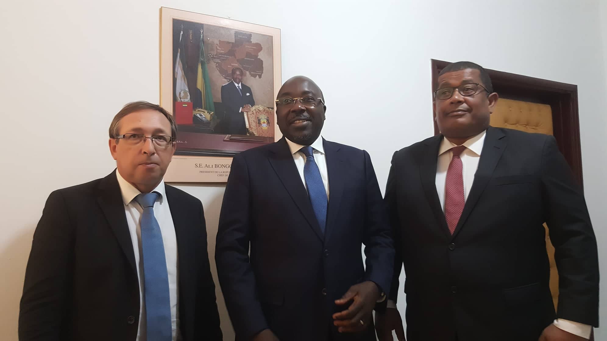Le nouveau DG de COMILOG présenté au ministre des Mines