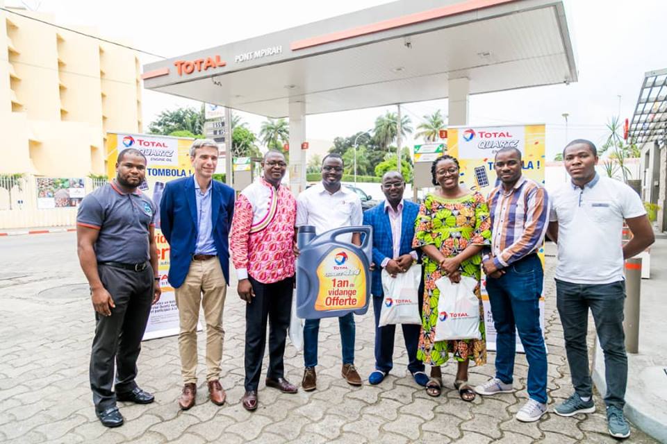 Total Marketing Gabon récompense ses premiers lauréats de la tombola Total Quartz 4×4