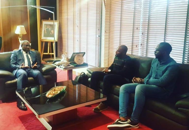 Apéros-Littéraires : L’ambassadeur du Gabon au Maroc félicite la sagacité des écrivains Benicien Bouschedy et Peter Stephen Assaghle
