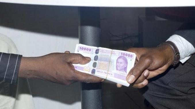 Corruption : 1 000 milliards de dollars de pots-de-vin chaque année dans le monde selon banque mondiale