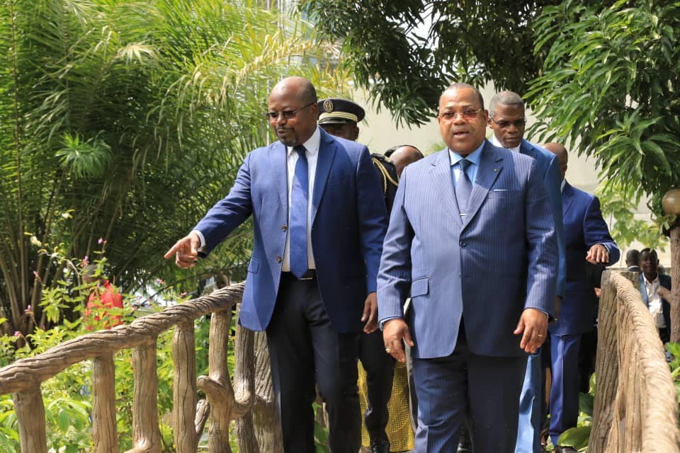 Le Premier ministre Julien Nkoghé Békalé a visité le nouveau musée des arts du Gabon