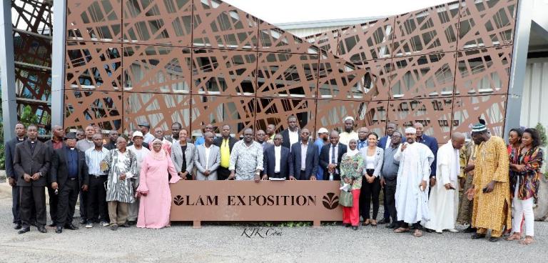 Des religieux sur les installations d’Olam