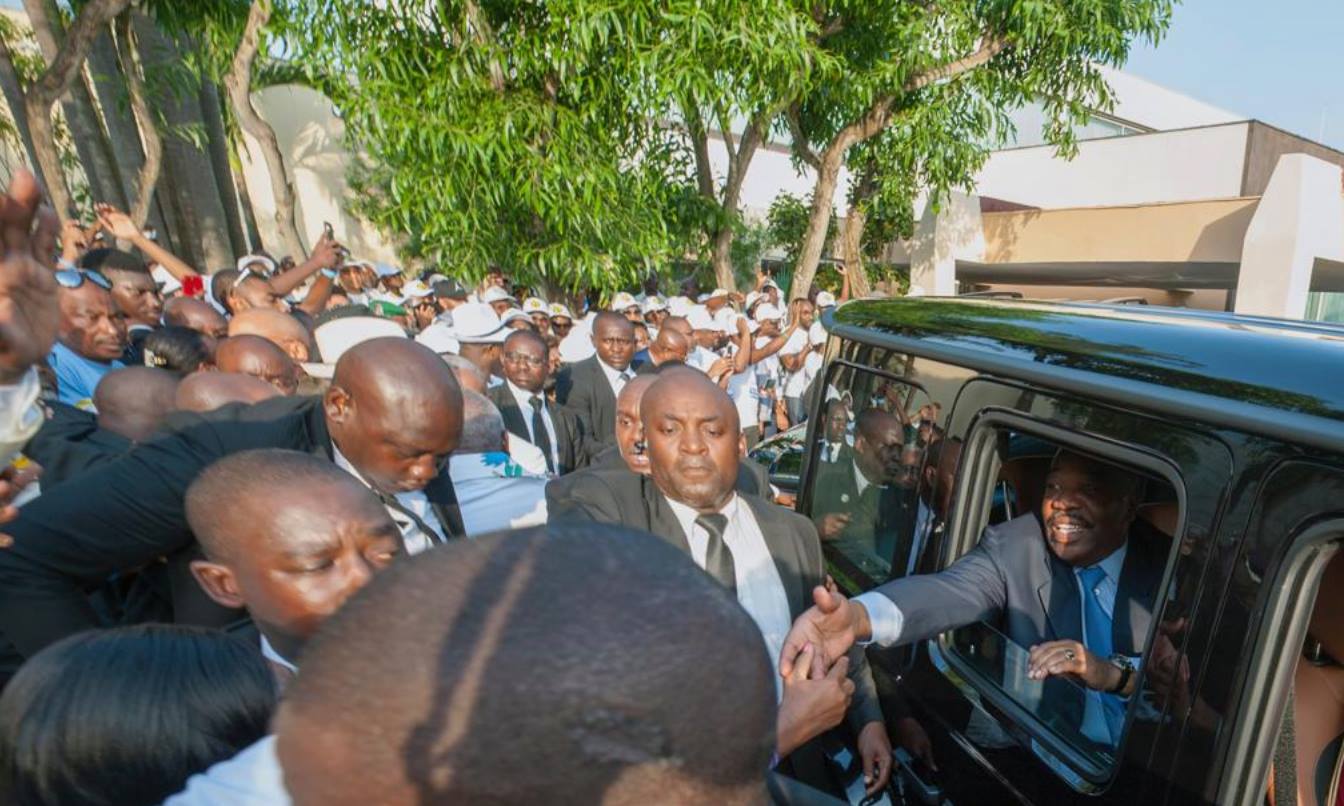 Ali Bongo fait son buzz sur internet