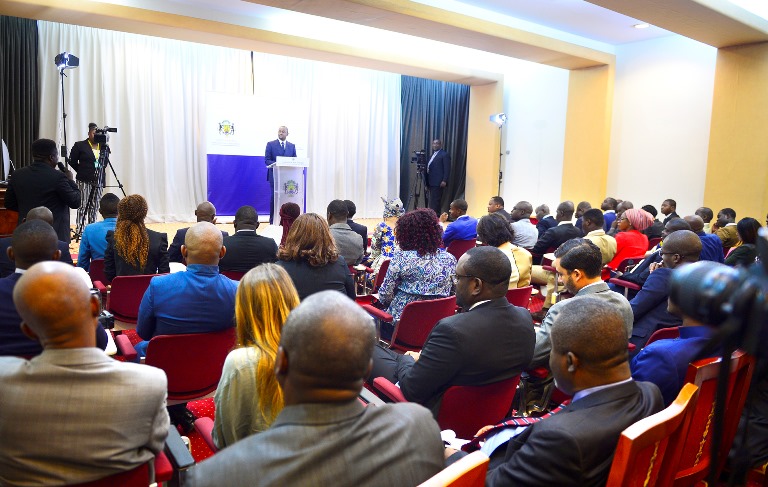 Aucun ministre ne dispose d’un titre foncier dans le gouvernement selon Ike Ngouoni Aila Oyouomi