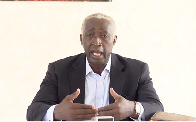 Le gel des embauches est une mauvaise solution à un problème sérieux (l’opposant Raymond Ndong Sima)