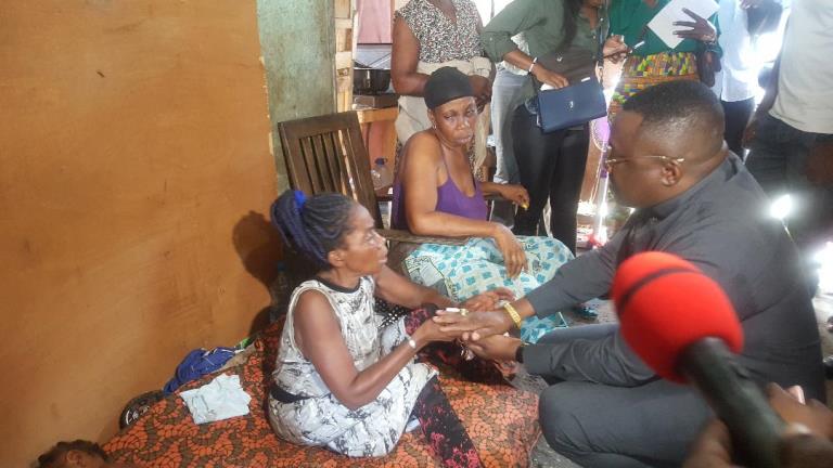 Séraphin Odoumba au chevet des familles en détresse dans le 3ème arrondissement de Libreville