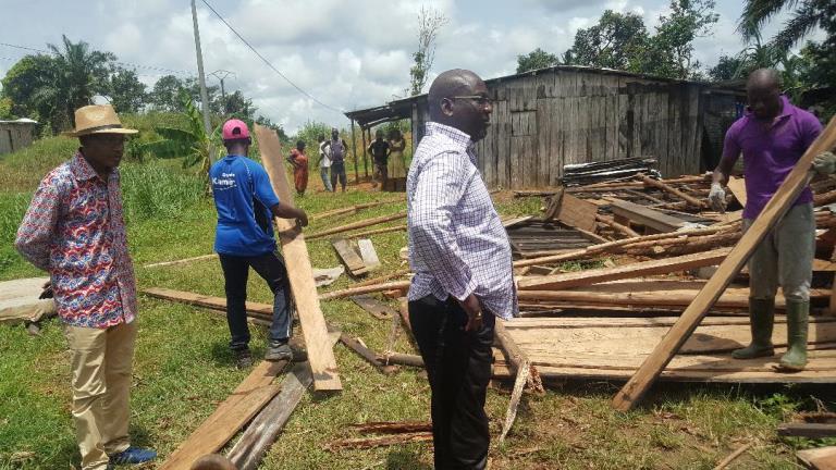 Un ouragan rase une centaine d’habitations dans le Canton Bokoué