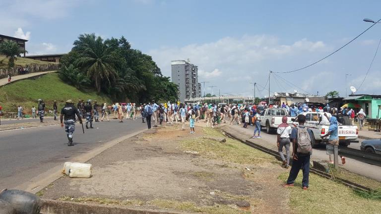 Réforme décriée des bourses : les marches de protestation des élèves ne faiblissent pas au Gabon