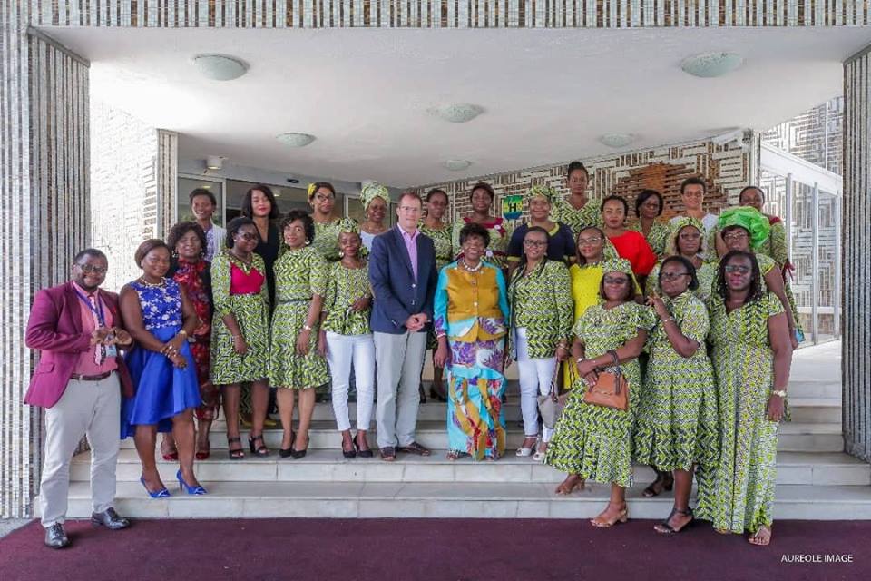 Honorine Nzet Biteghe évangélise les employées de Total Marketing sur les droits de la femme