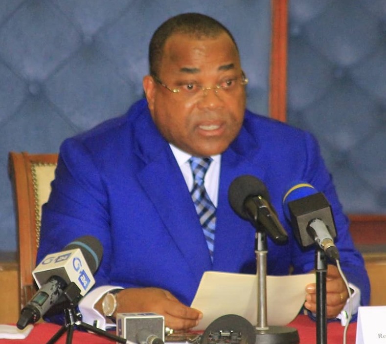 Reformes : Julien Nkoghé Bekalé demande l’appui des conseillers sociaux