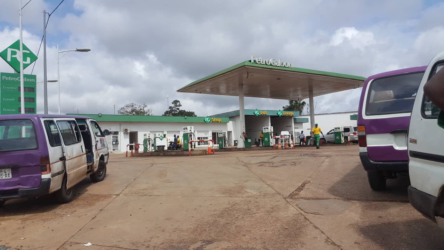 Carburant : le prix du litre d’essence avoisine 700 FCFA