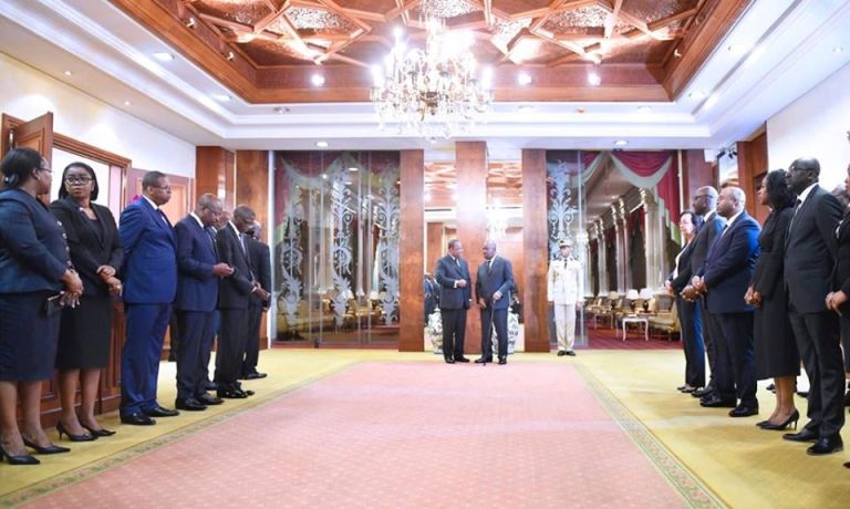 Ali Bongo appelle le nouveau gouvernement à travailler pour le bonheur des populations