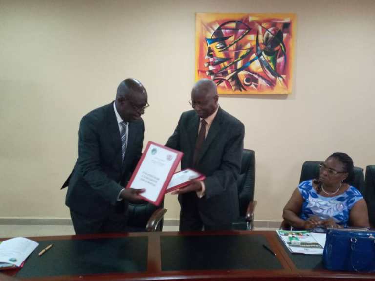 L’UOB et le Groupe EM-Gabon Université signent un accord cadre pour booster la formation professionnalisante