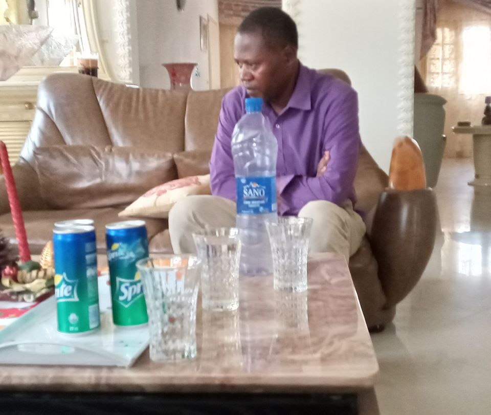 Le journaliste Bertin Ngoua Edou libéré après 4 jours au gnouf
