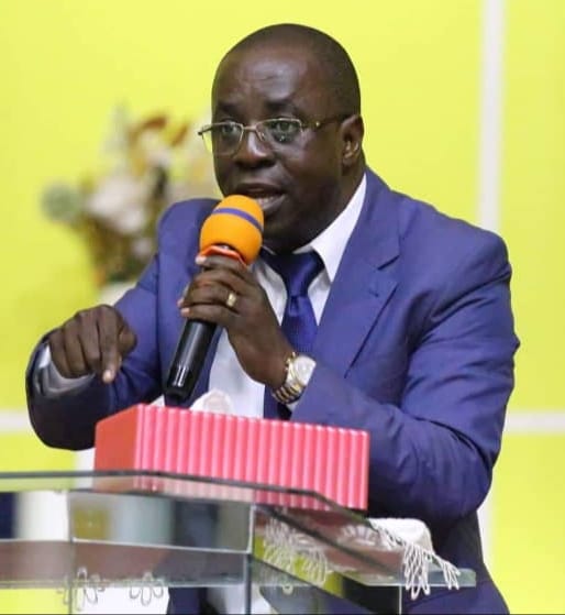 Lettre ouverte du Rev. Louis Mbadinga à Julien Nkoghe Bekalé