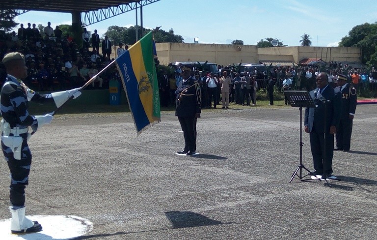 La police gabonaise se met sur WhatsApp