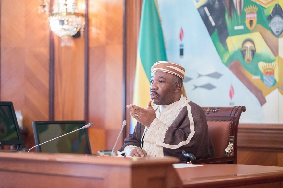 Covid-19 : Ali Bongo a présidé jeudi un conseil des ministres par visioconférence